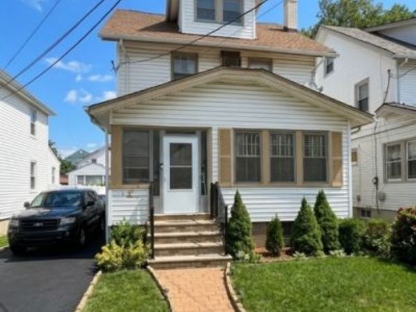 9 Sunset Ter, Irvington, NJ 07111