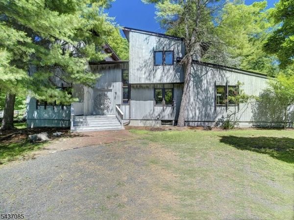 943 Sunset Rdg, Bridgewater, NJ 08807