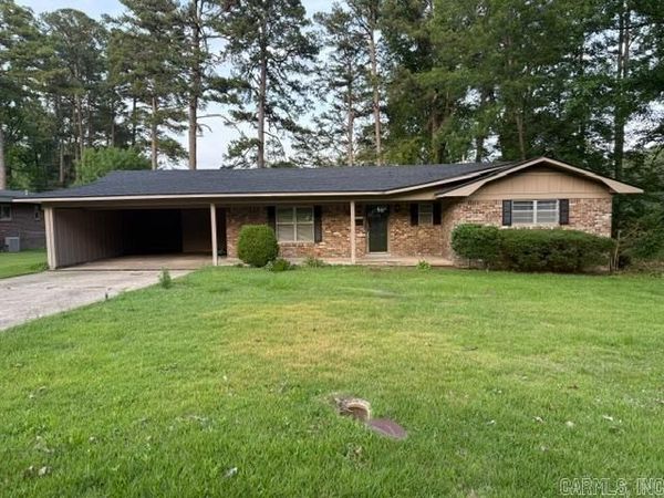 545 Berg Avenue , Camden, AR 71701