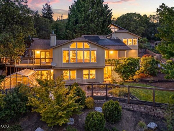 1748 NW Crescent Drive, Grants Pass, OR 97526