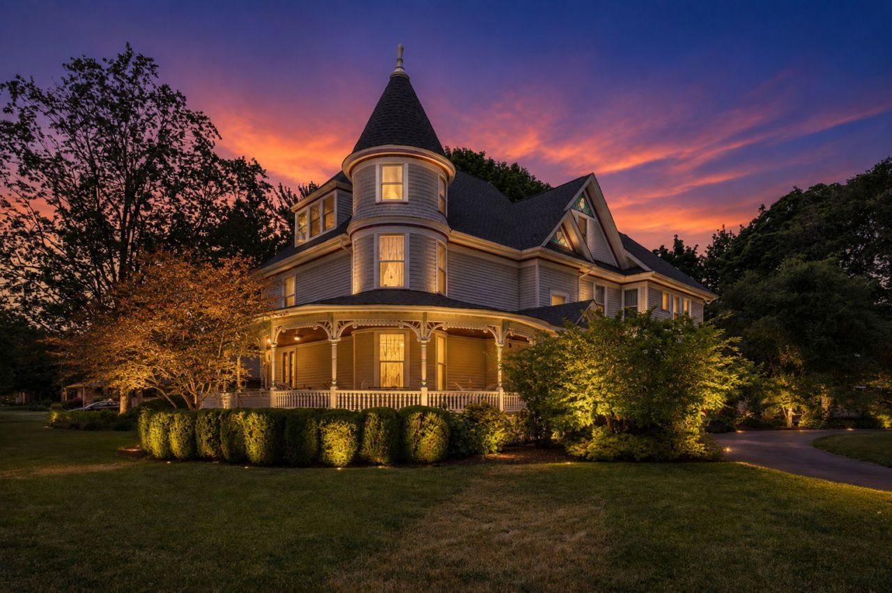 1205 W Downer Place , Aurora, IL 60506