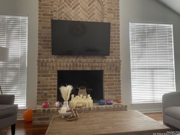 3718 HUNTERS CIR, San Antonio, TX 78230