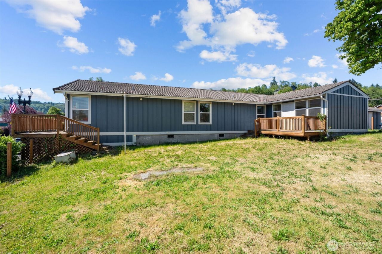 104 Mashall Avenue S, Eatonville, WA 98328