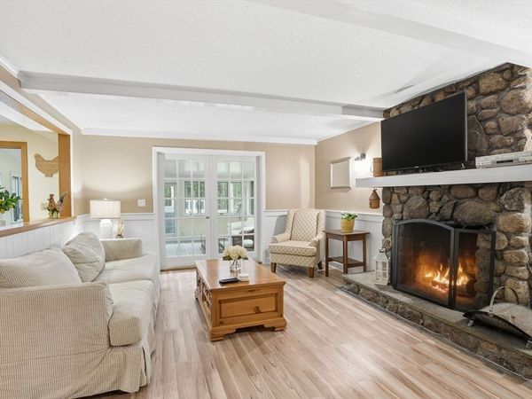 27 Bennett Rd, Rochester, MA 02770