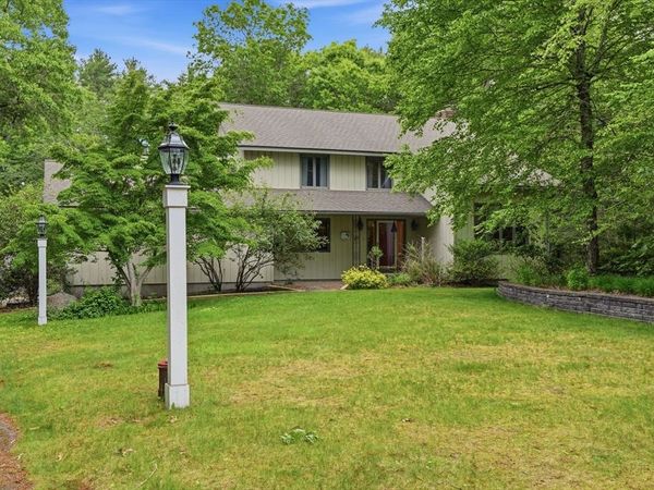 27 Bennett Rd, Rochester, MA 02770