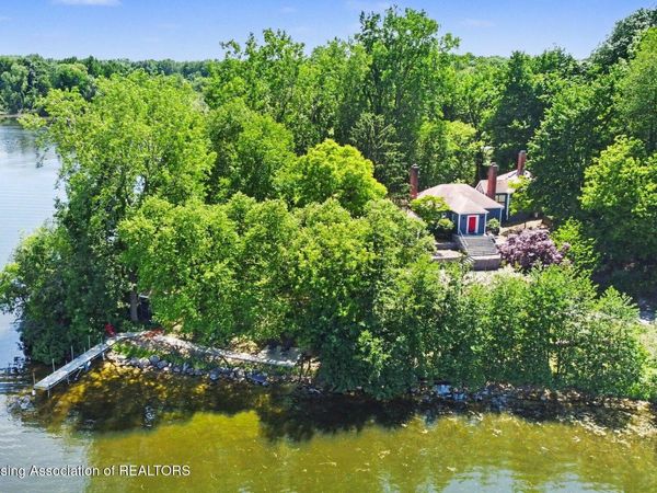9300 Lookout Point Drive, Laingsburg, MI 48848