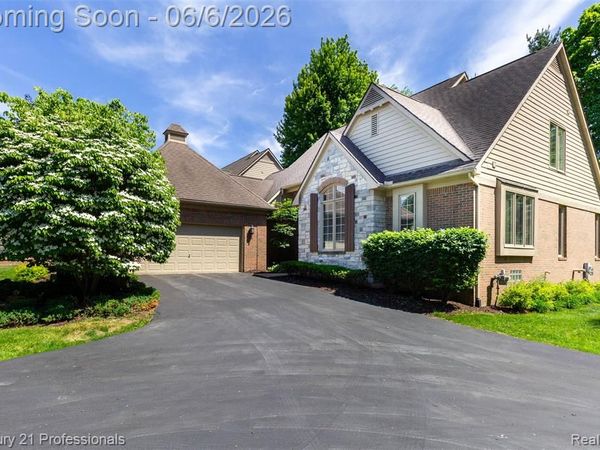 29401 Windmill Court, Farmington Hills, MI 48334