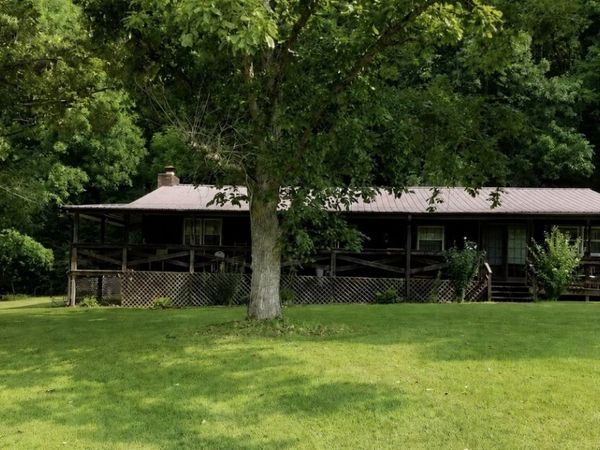 720 Nix Lane , Waverly, TN 37185