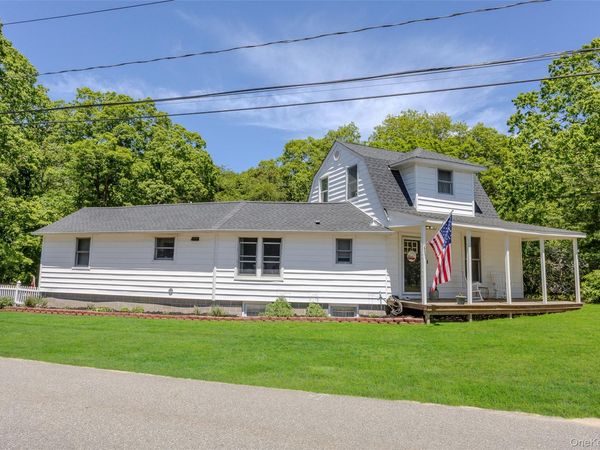 5 Gerard Road , Yaphank, NY 11980