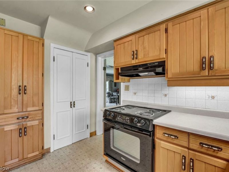 21439 Claythorne Road, Shaker Heights, OH 44122 Photo 13