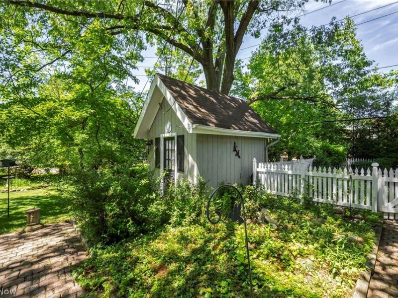 21439 Claythorne Road, Shaker Heights, OH 44122 Photo 39