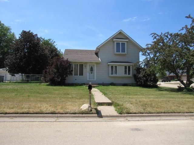 855 N Maple Street, Monticello, IA 52310 Main Photo