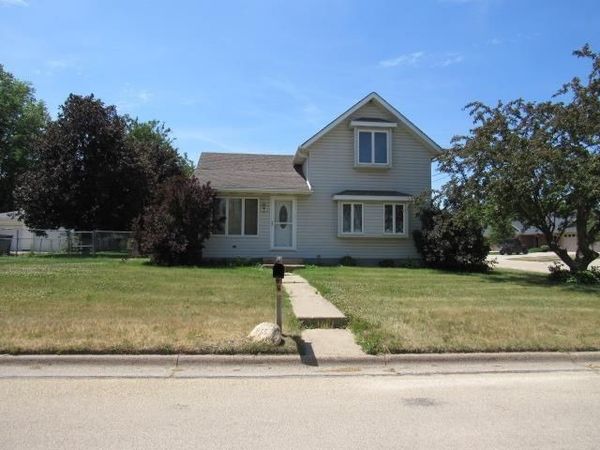 855 N Maple Street, Monticello, IA 52310