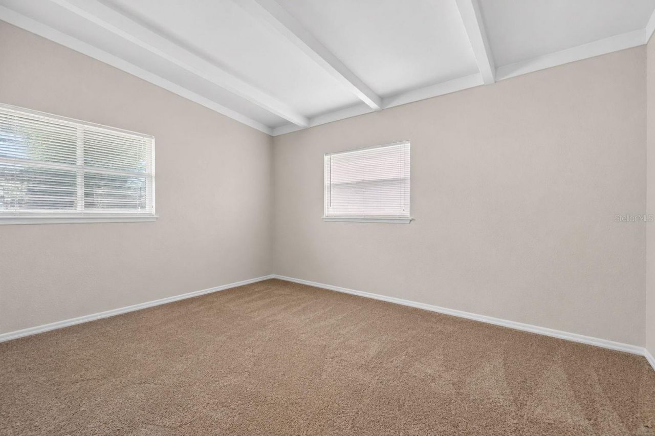 6819 Meadowlawn Drive N, Saint Petersburg, FL 33702 Photo
