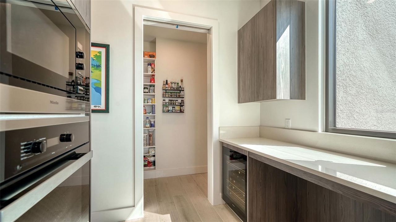 33 S Palm Avenue, Unit 901, Sarasota, FL 34236 Photo
