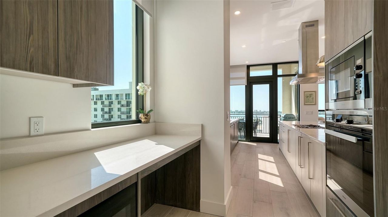 33 S Palm Avenue, Unit 901, Sarasota, FL 34236 Photo