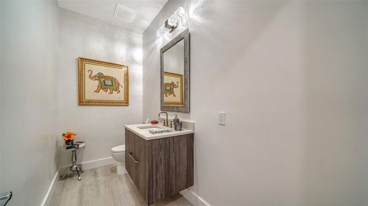 33 S Palm Avenue, Unit 901, Sarasota, FL 34236 Photo