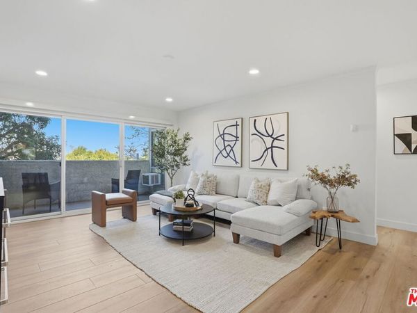 8400 De Longpre Avenue , Unit 209, West Hollywood, CA 90069