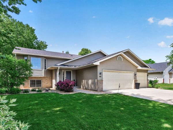 9850 Wynstone Drive, Woodbury, MN 55125