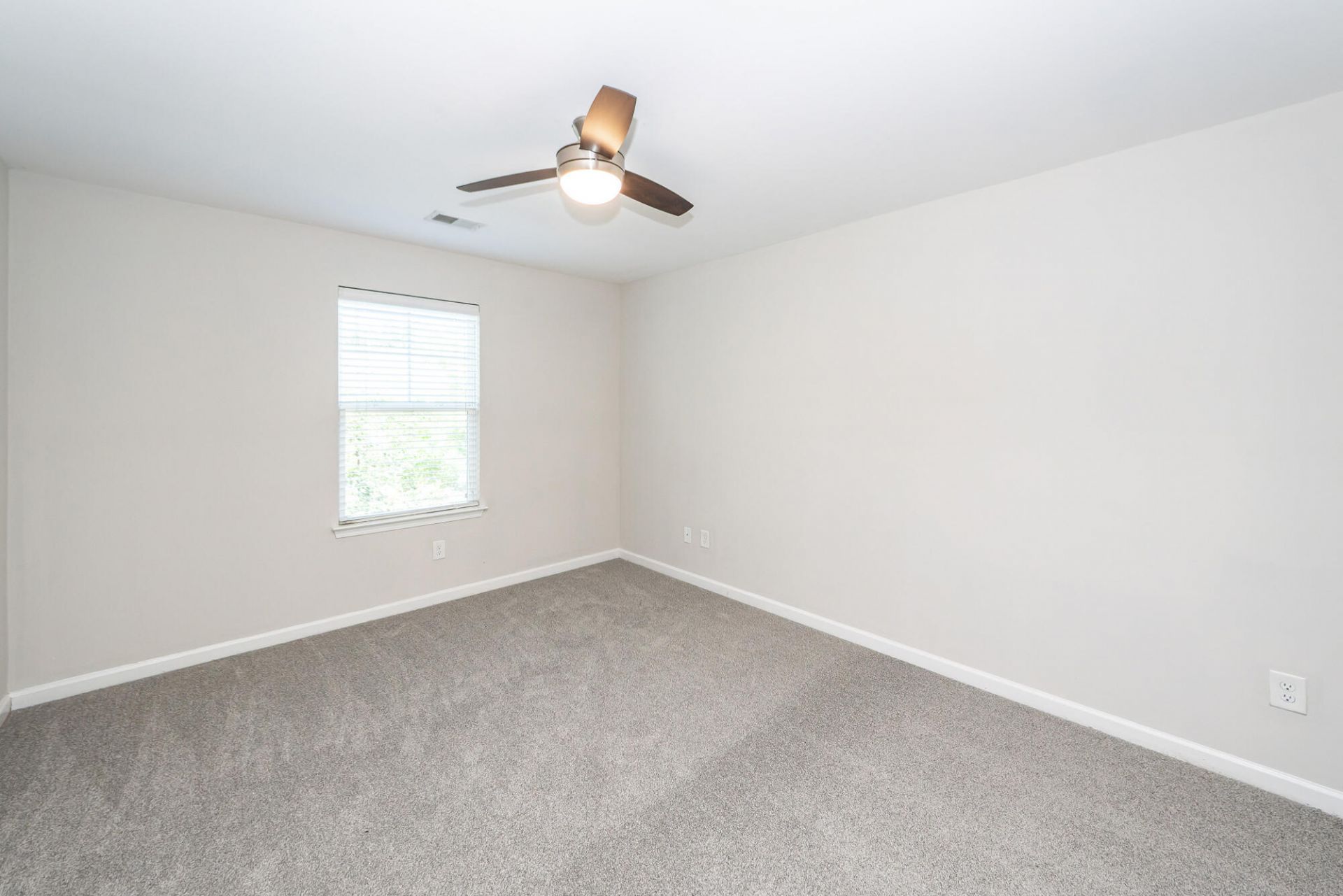 484 Truman Drive Photo 14