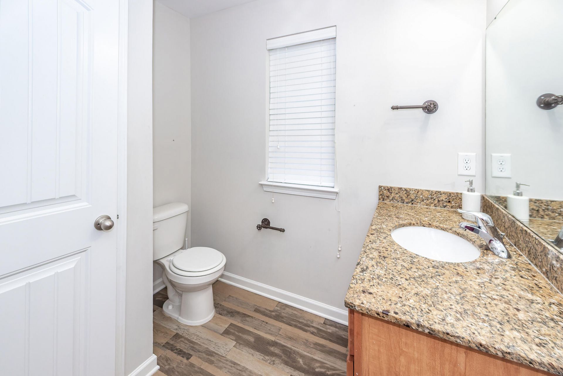 484 Truman Drive Photo 17
