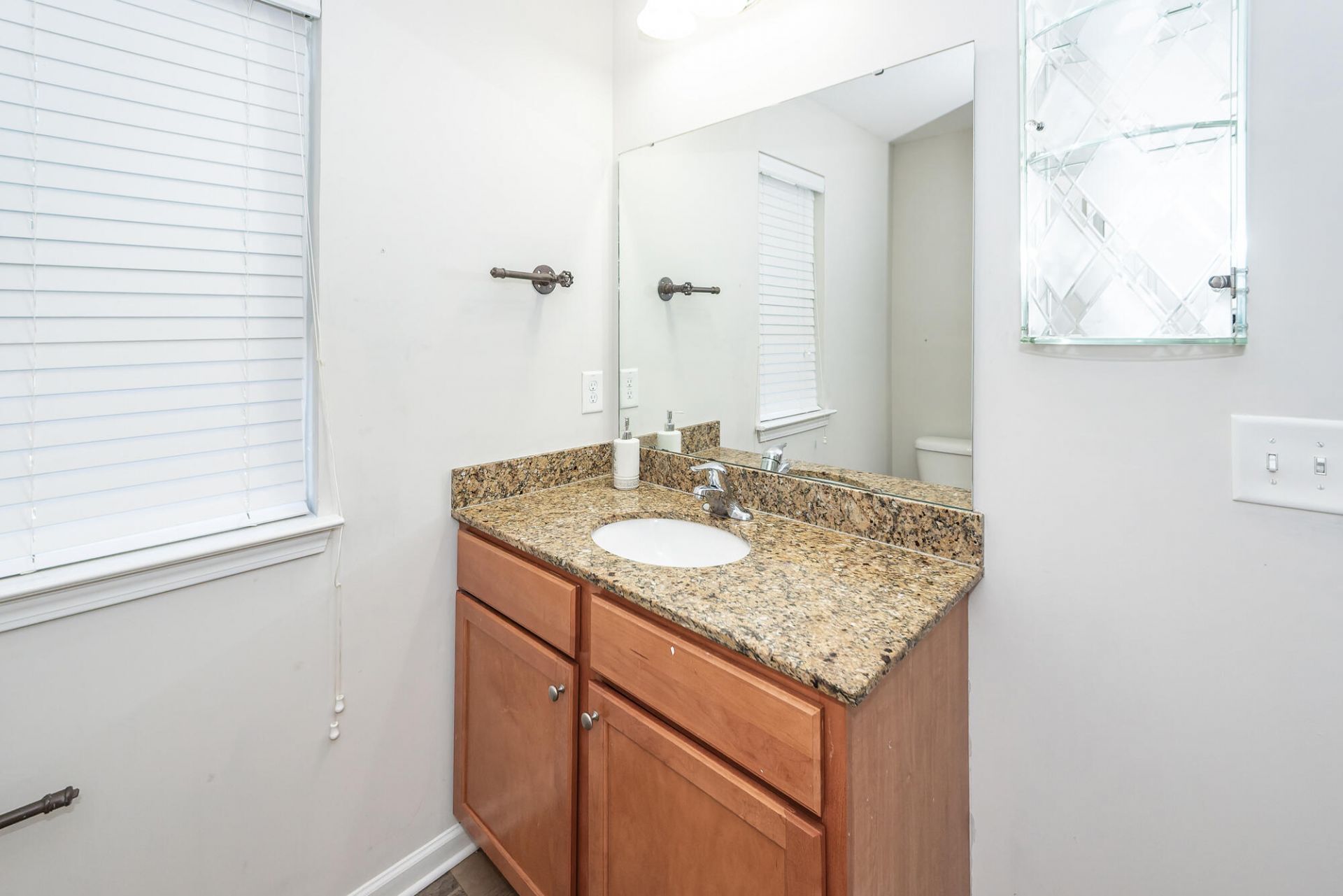 484 Truman Drive Photo 18