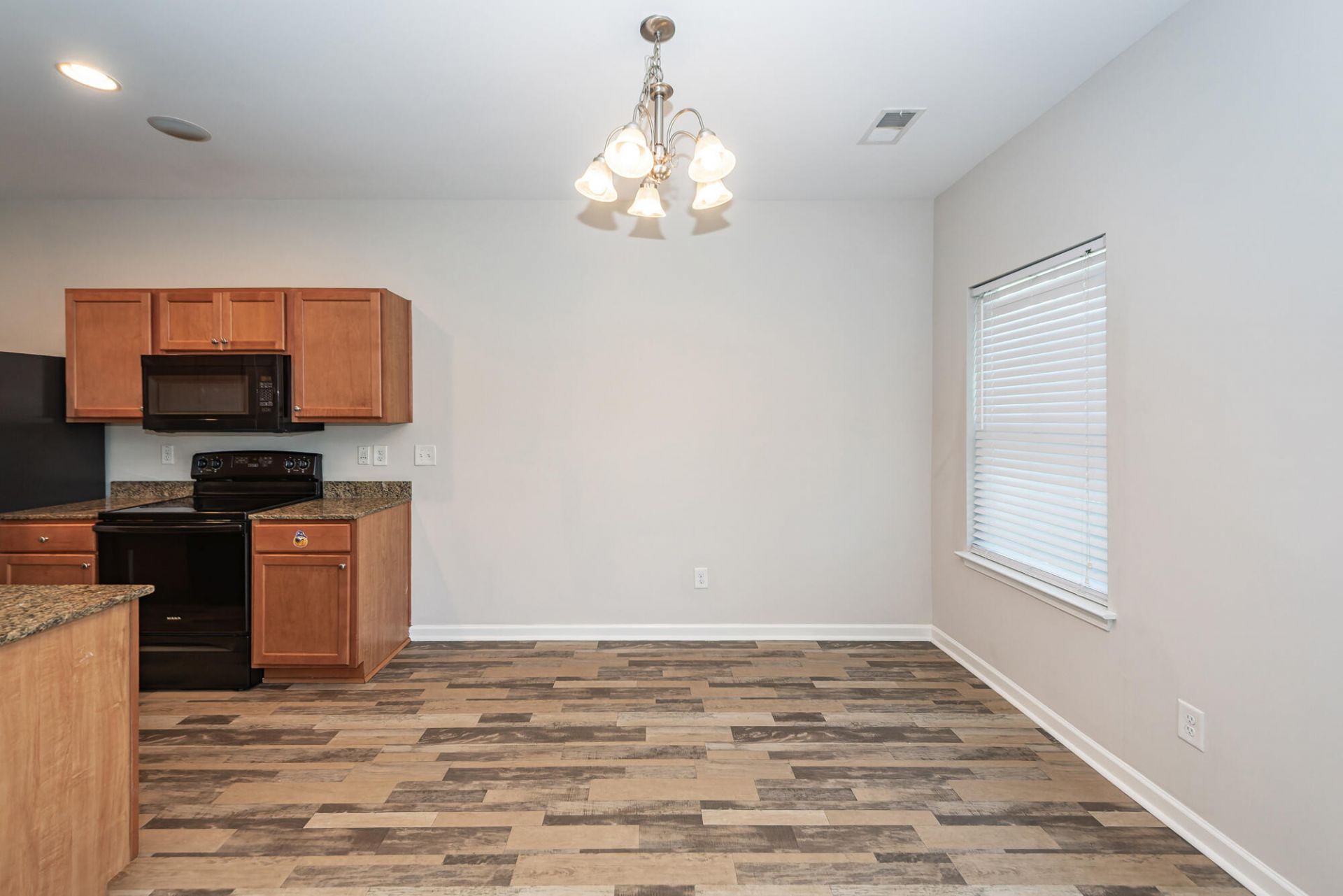 484 Truman Drive Photo 27