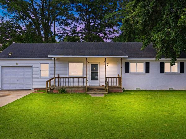 810 W Country Club Drive , Tarboro, NC 27886
