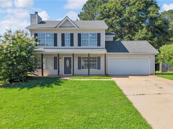 136 Calico Loop , Grantville, GA 30220