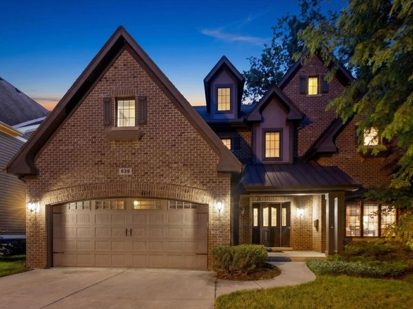 639 N Wright Street , Naperville, IL 60563