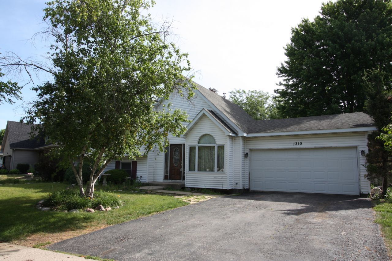 1310 Vintage Drive , Joliet, IL 60431 Main Photo
