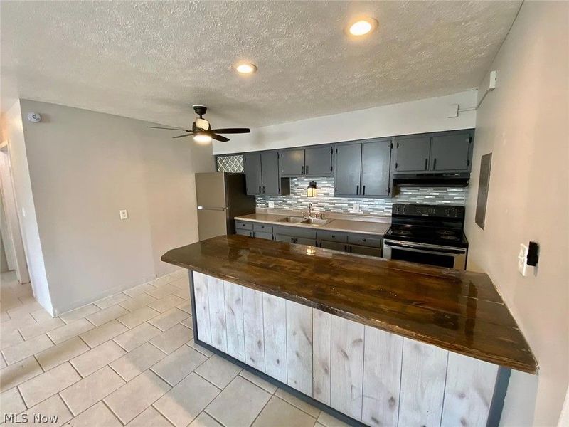 640 S Shore Court, Vermilion, OH 44089 Photo 6