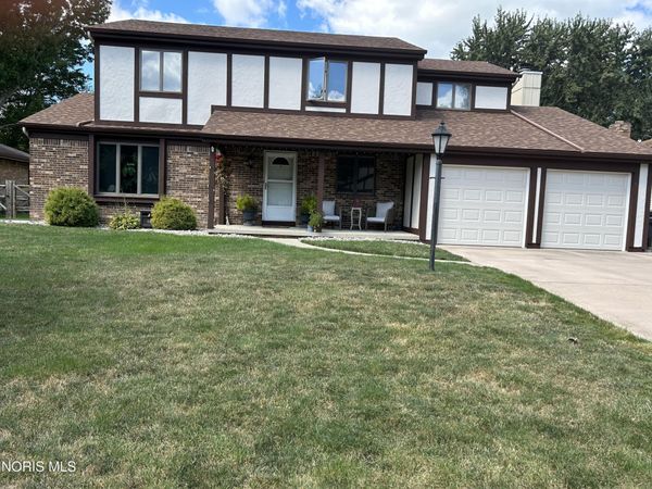 2338 Cedarwood Drive, Maumee, OH 43537
