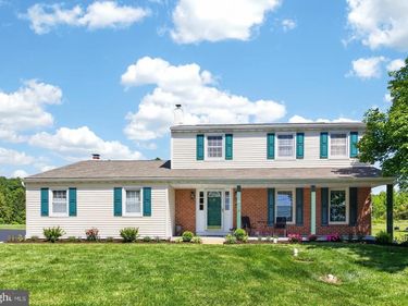 2 REVERE LANE, GLENMOORE, PA 19343