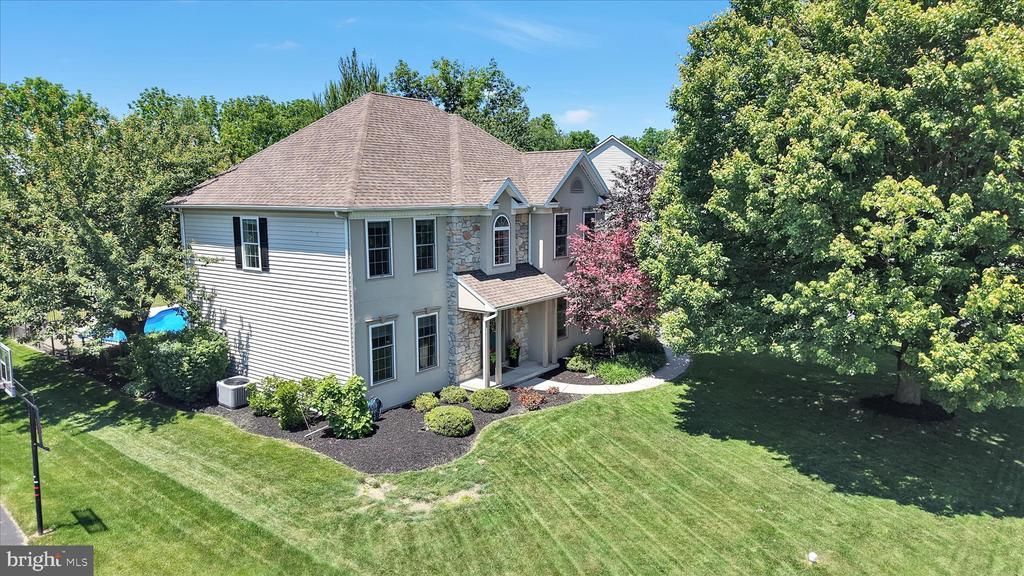 208 Southgate Drive, Lancaster, PA 17602 Main Photo