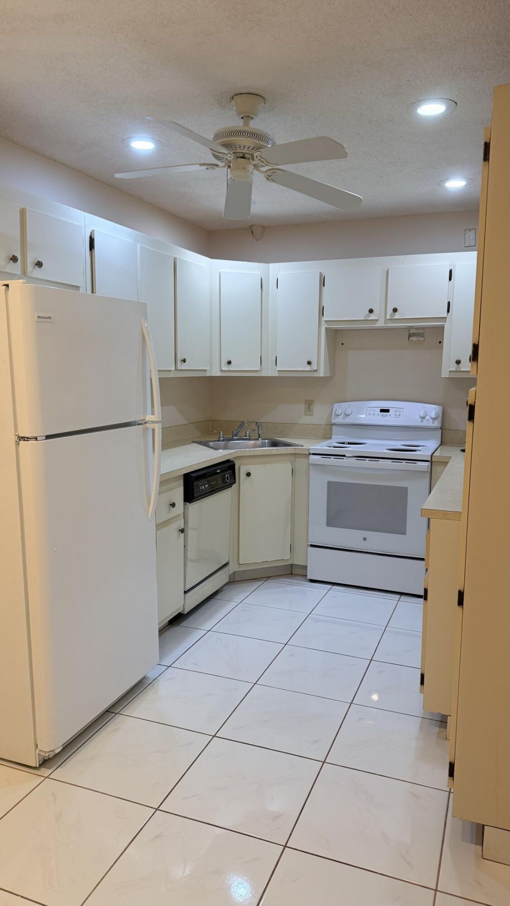 813 Sky Pine Way, Unit F2, Greenacres, FL 33415 Photo