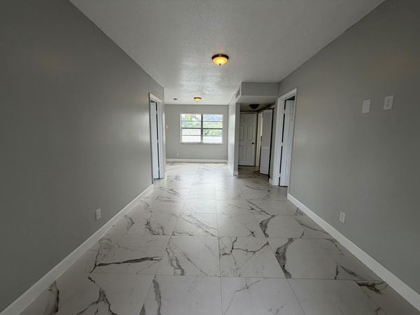 915 NE 8th Street, Unit 202, Hallandale Beach, FL 33009