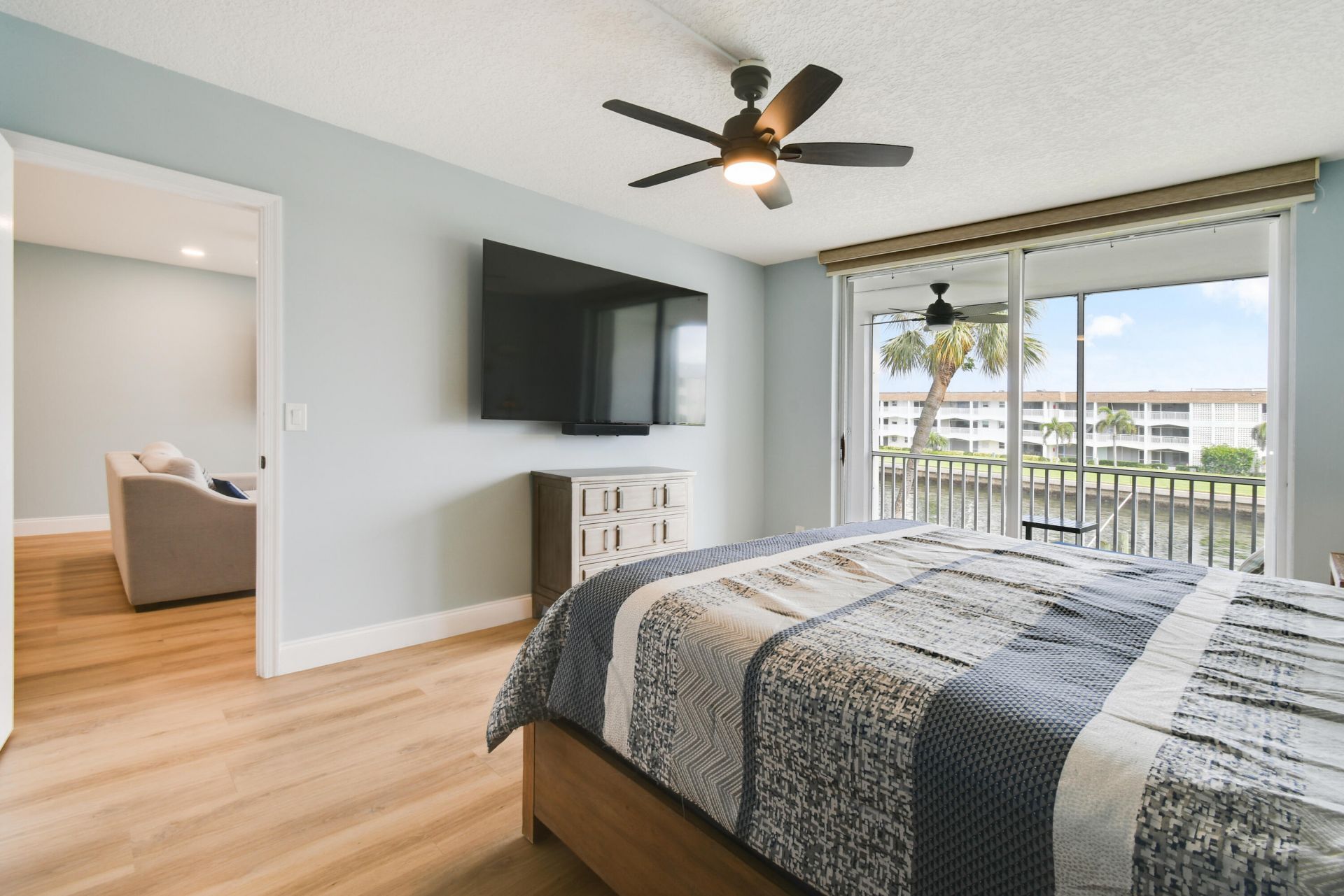100 Paradise Harbour Boulevard, Unit 211, North Palm Beach, FL 33408 Photo