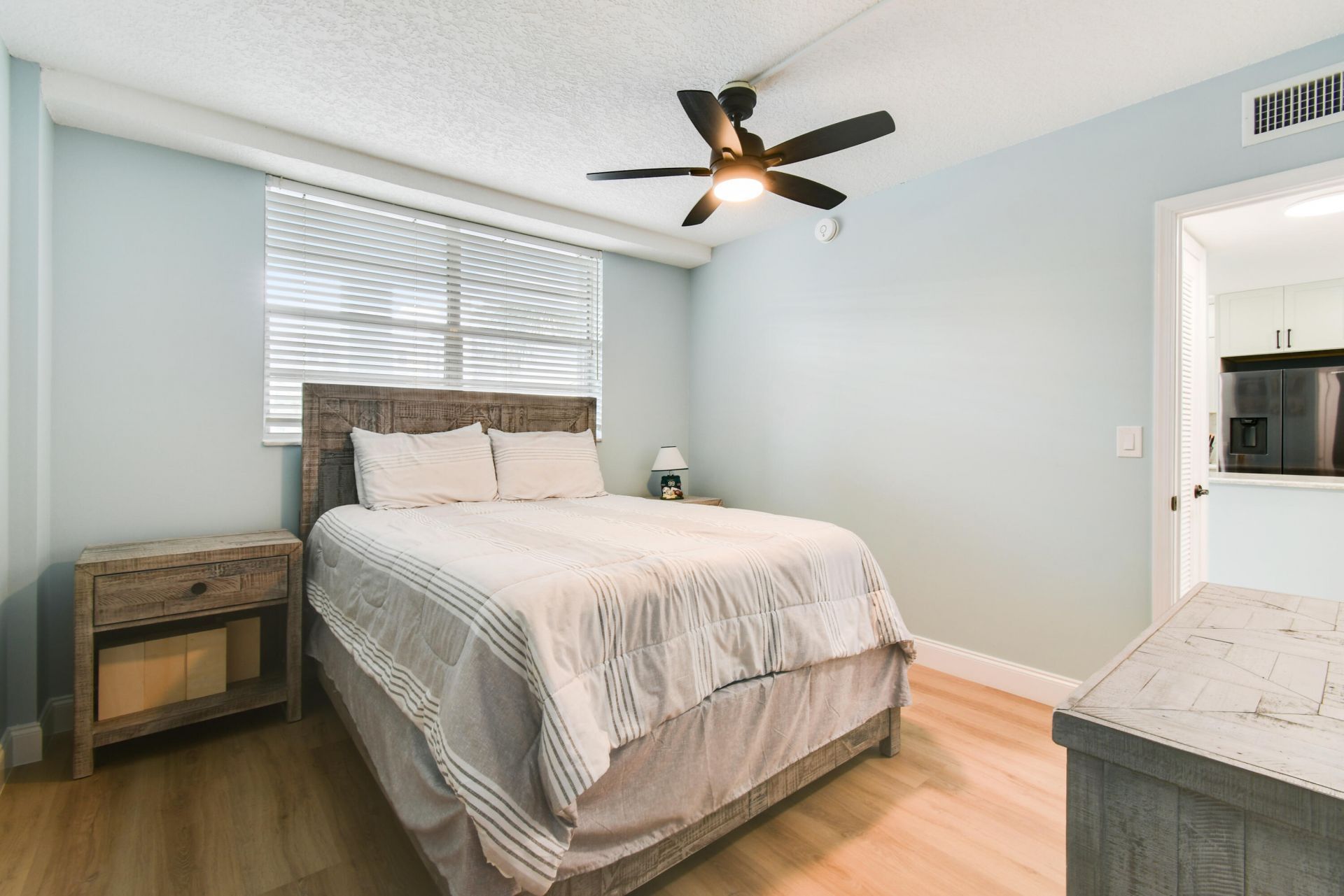 100 Paradise Harbour Boulevard, Unit 211, North Palm Beach, FL 33408 Photo