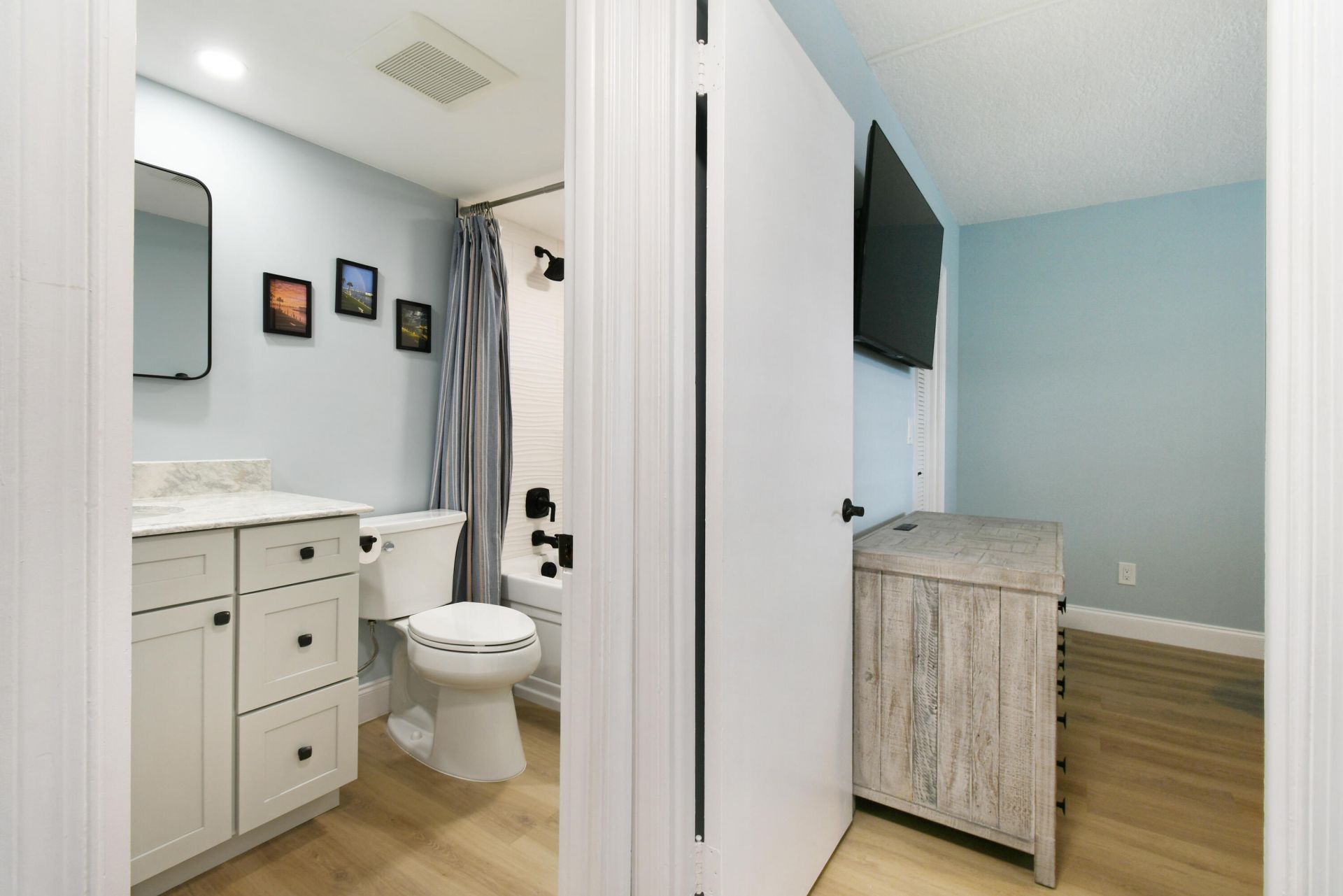 100 Paradise Harbour Boulevard, Unit 211, North Palm Beach, FL 33408 Photo