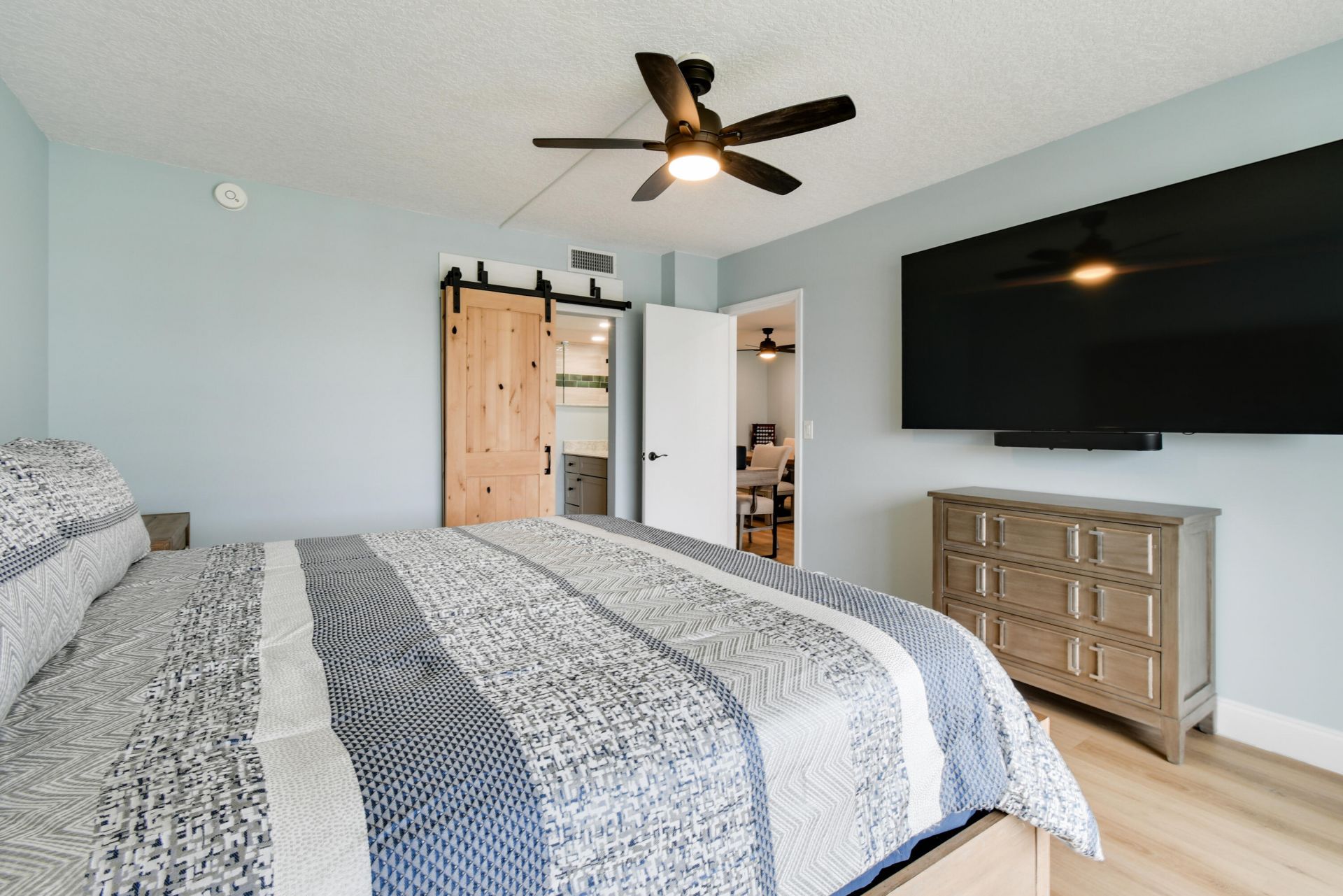 100 Paradise Harbour Boulevard, Unit 211, North Palm Beach, FL 33408 Photo