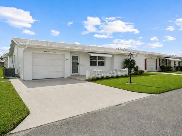 1304 SW 23rd Street, Boynton Beach, FL 33426