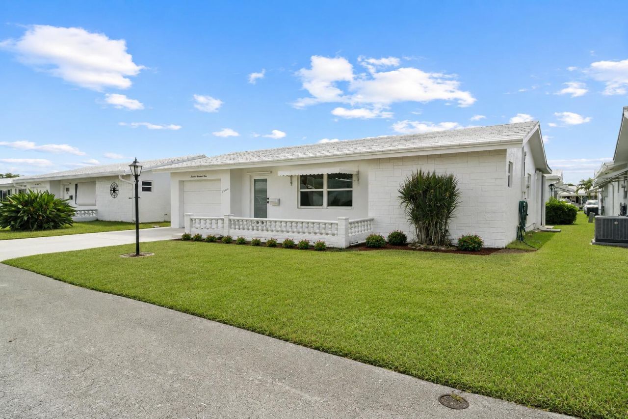 1304 SW 23rd Street, Boynton Beach, FL 33426 Photo