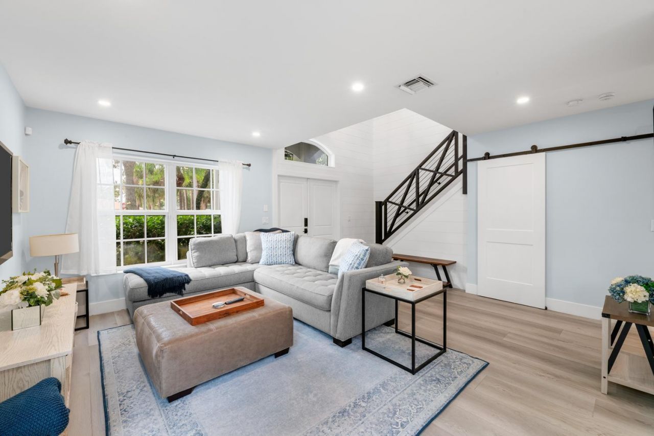 1526 S Club Drive, Wellington, FL 33414 Photo