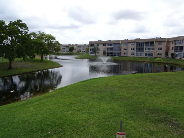 9261 Sunrise Lakes Boulevard, Unit 210, Fort Lauderdale, FL 33322