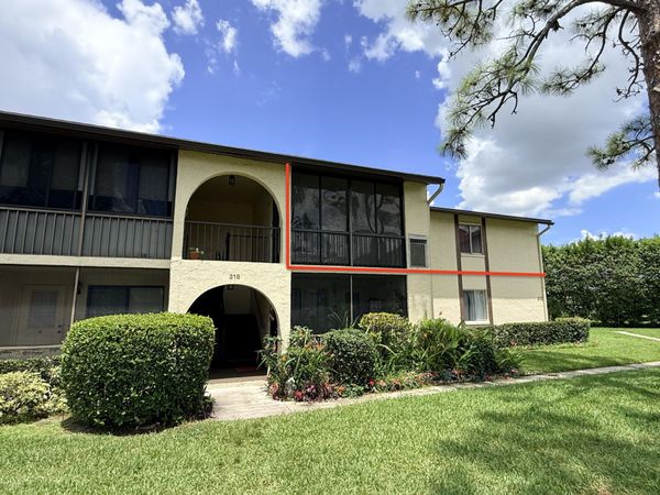 318 Knotty Pine Circle, Unit D-2, Greenacres, FL 33463