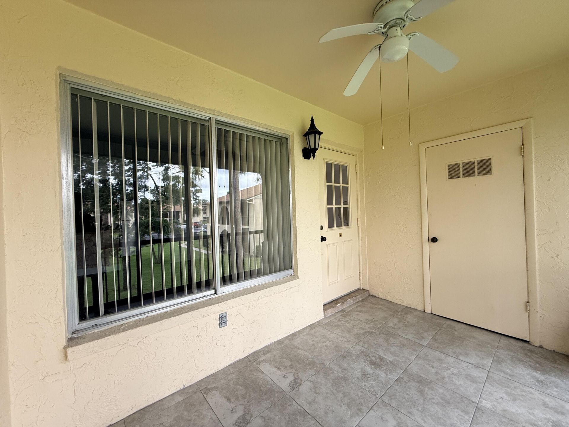 318 Knotty Pine Circle, Unit D-2, Greenacres, FL 33463 Photo