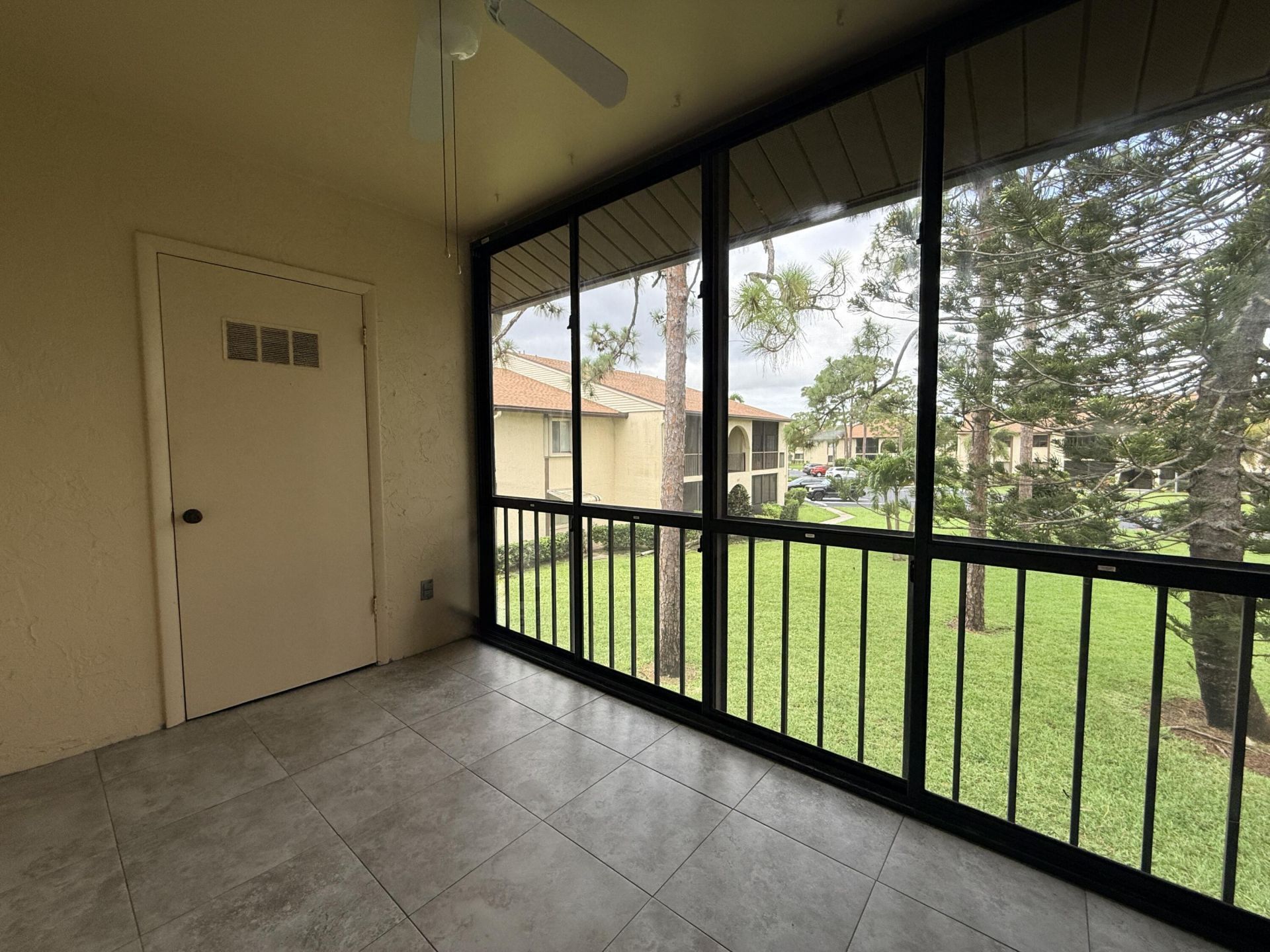 318 Knotty Pine Circle, Unit D-2, Greenacres, FL 33463 Photo