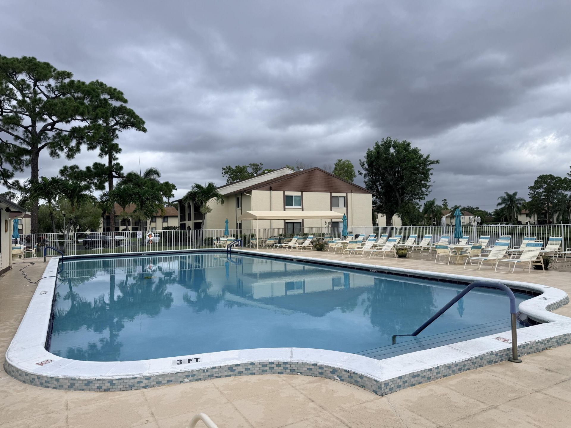 318 Knotty Pine Circle, Unit D-2, Greenacres, FL 33463 Photo