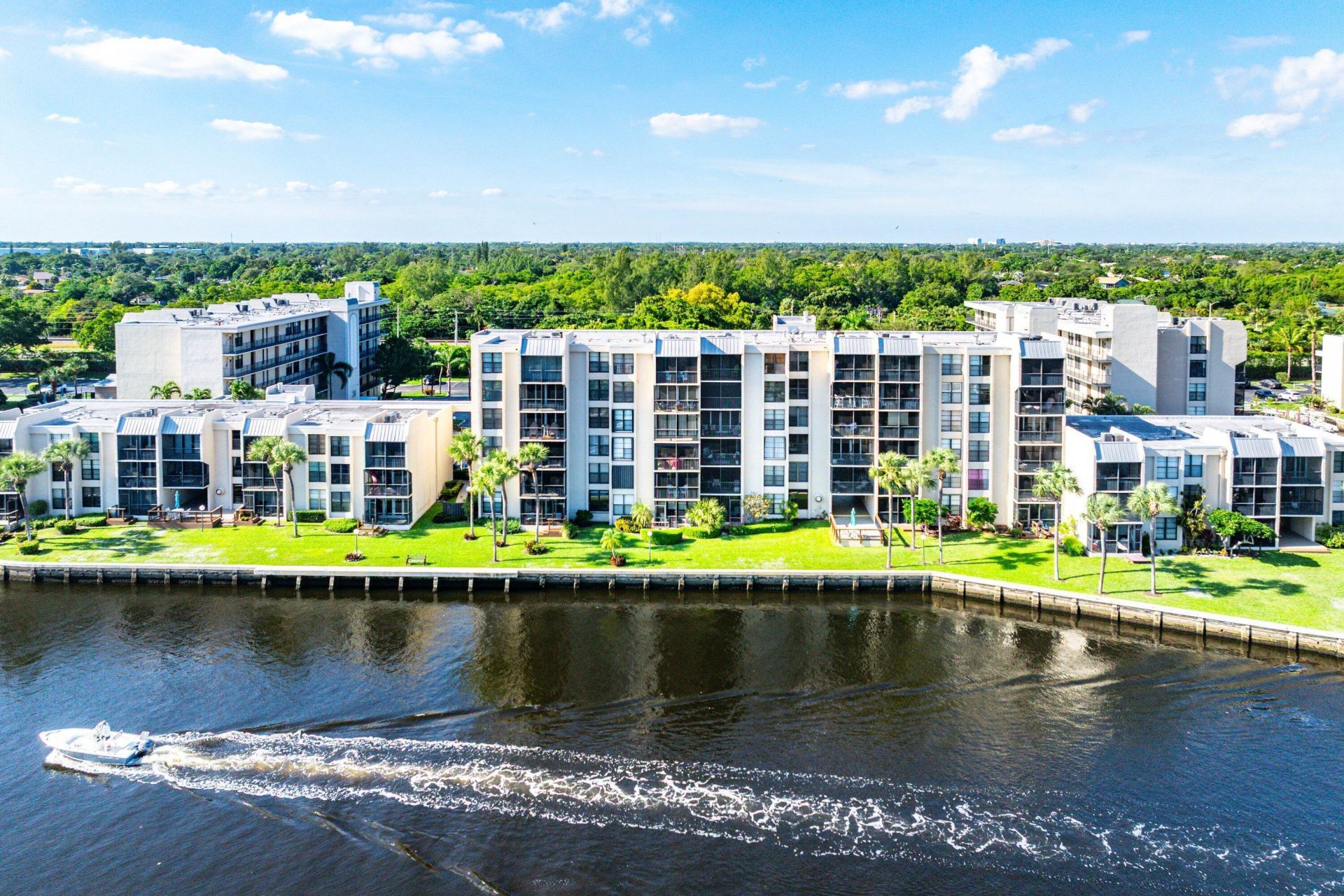 18 Royal Palm Way Way, Unit 109, Boca Raton, FL 33432 Photo